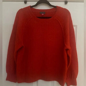 NWOT- Women’s Vince Camino Crew Neck Long Sleeve Sweater. Size Medium.‎